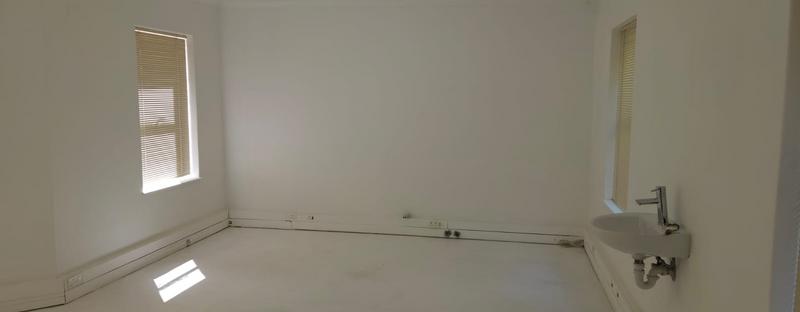 To Let Commercial Property for Rent in Vredehoek Western Cape